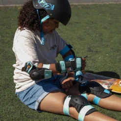 Triple 8 Saver Series Pads 3-Pack - Skate Like A Girl -Pro Gear Home Shop Triple8 SkateLikeaGirl Collab 03