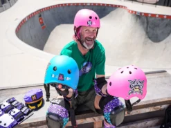 Triple 8 Lil 8 Staab Edition Kids Helmet -Pro Gear Home Shop TripleEight Lil8 Helmet StaabEdition NeonBlue NeonPink Lifestyle 2025 002 d321e9b3 7878 4bf4 be2e a686d1d1bee1 scaled
